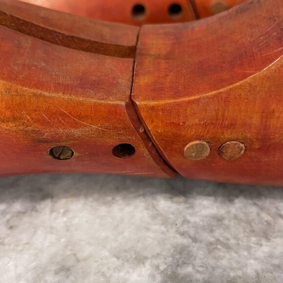 Vintage Floresheim Wooden Shoe Tree Form Adjustable Ventilated Monogram Crest - Picture 6 of 8